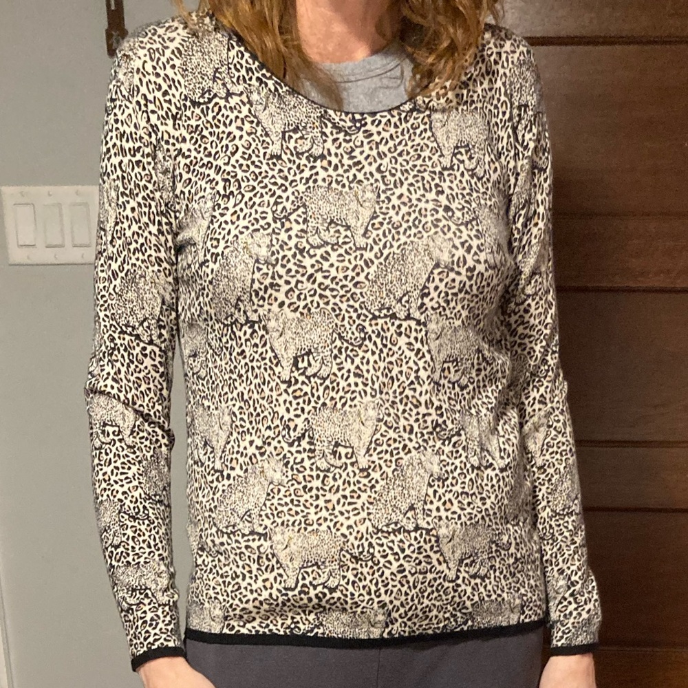 Leo & Ugo size 3 (about a medium) cotton blend sweater with gold detail